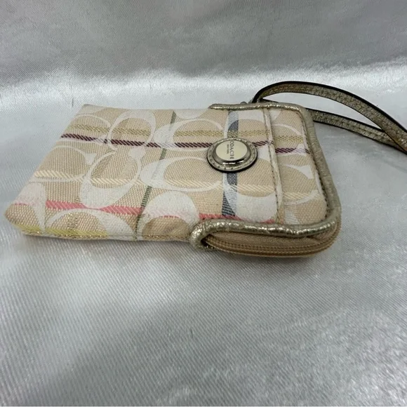 Coach Vintage Wristlet - Picture 5 of 11